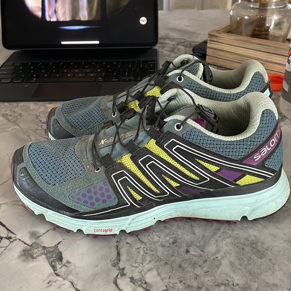 salomon tennis shoes